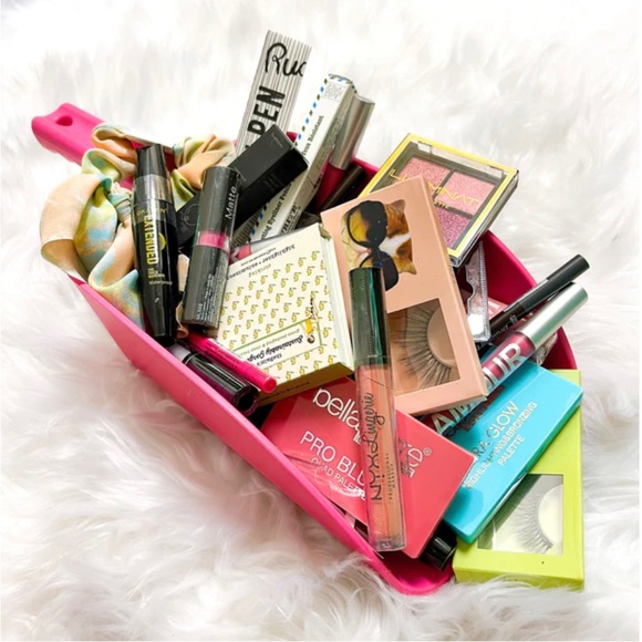 Mystery beauty products scoop. - Picture 9 of 10